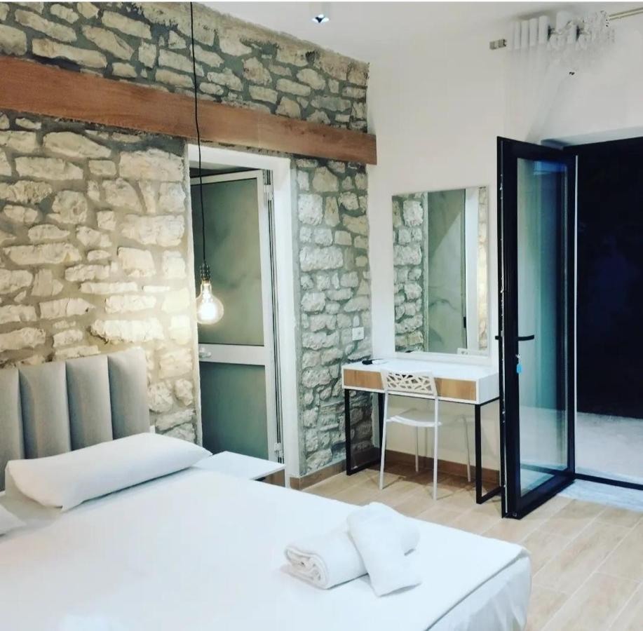 Comfort Guest Rooms Vila Hm Saranda Dış mekan fotoğraf