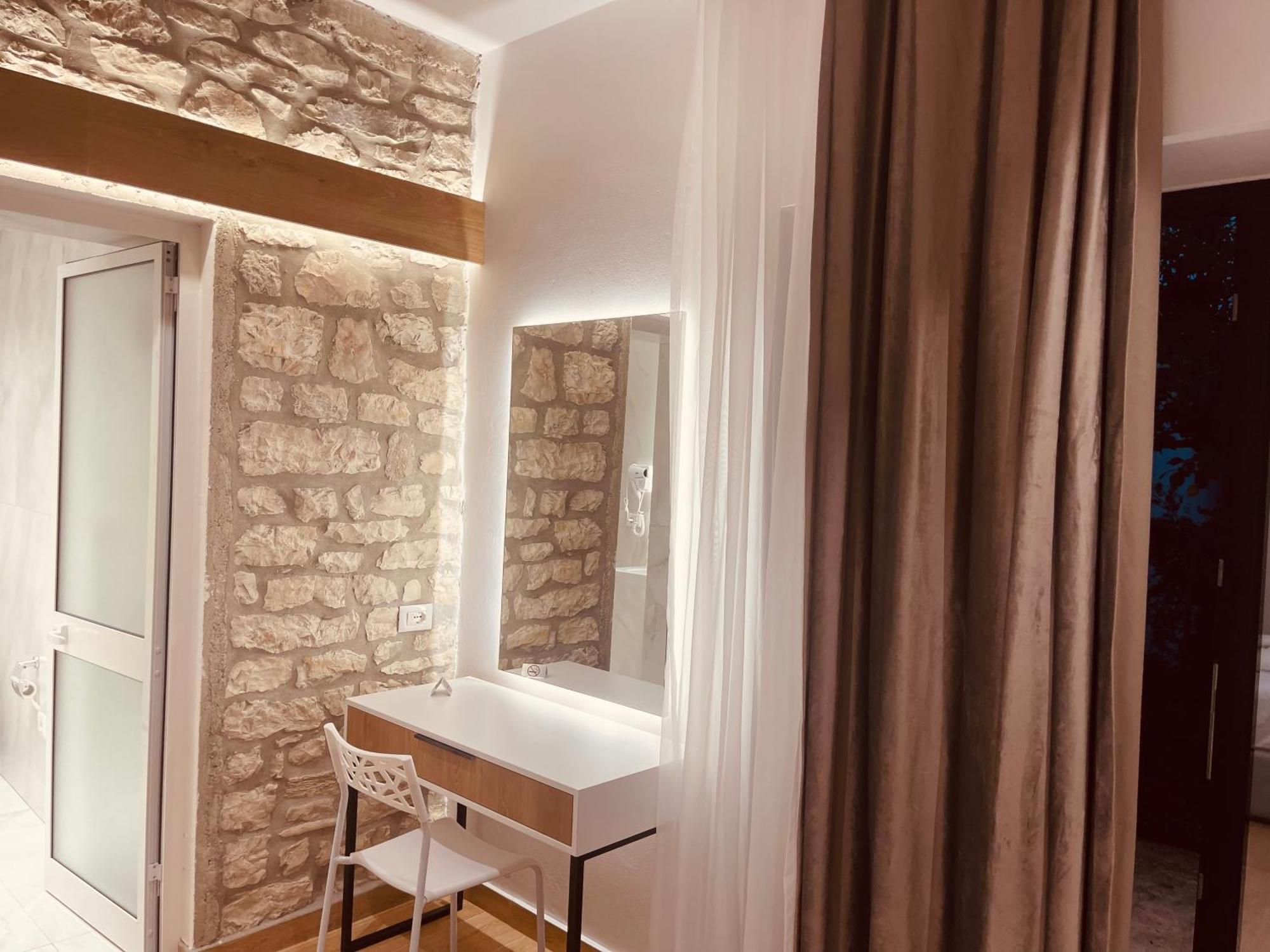Comfort Guest Rooms Vila Hm Saranda Dış mekan fotoğraf